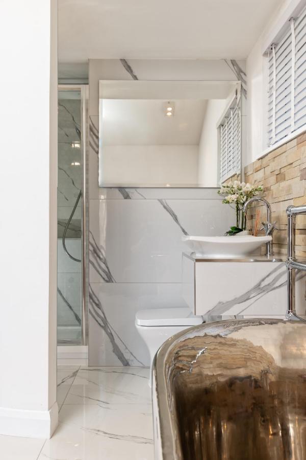 Relax In Super Size Copper Tub - 2 Bedroom Villa Інвернесс Екстер'єр фото