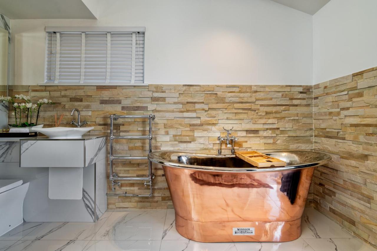 Relax In Super Size Copper Tub - 2 Bedroom Villa Інвернесс Екстер'єр фото